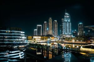 Fast-paced work culture and local rules in Dubai, KhaleejFusion